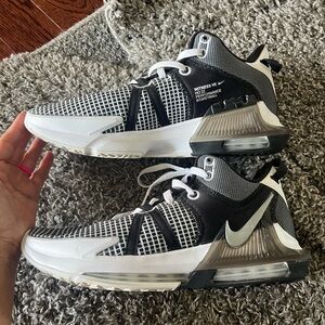 NIKE Witness VII Performance Basketball  Sneakers